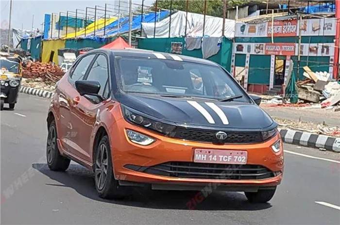 Tata Altroz Racer Spy Shots Reveal Dual-Tip Exhaust, Larger Infotainment System, and More