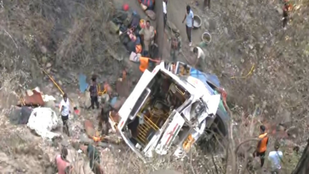 1: 21 Killed, Over 40 Injured as Bus Plunges into Gorge in Jammu's Akhnoor