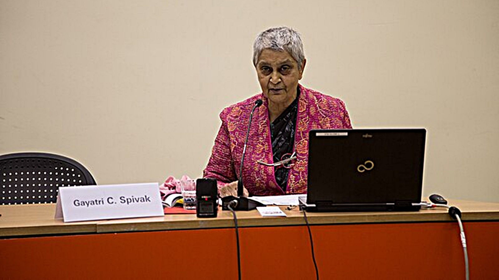 Gayatri Chakravorty Spivak Clarifies Remarks Following JNU Controversy Over Pronunciation of W.E.B Du Bois