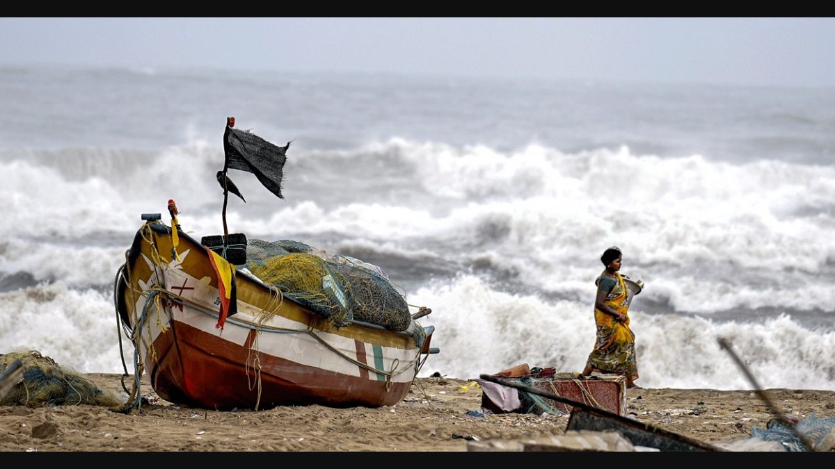Indian Coast Guard Coordinates Efforts as Cyclone Remal Nears West Bengal and Bangladesh Coasts